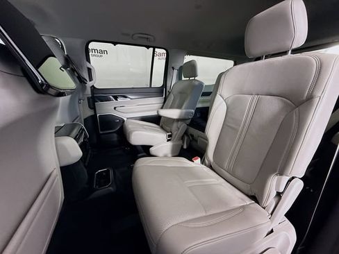 Used 2023 Jeep Wagoneer Series III w/ Rear Seat Video Group 1 AWD/4WD image 25