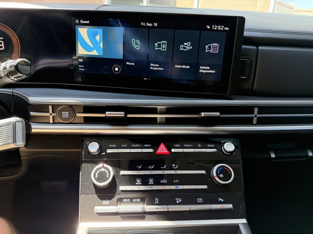 Used 2024 Hyundai Santa Fe SE FWD image 18