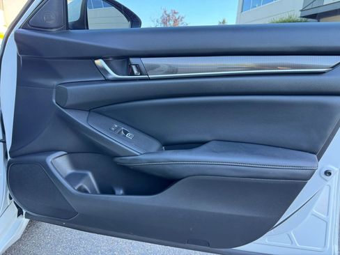 Used 2018 Honda Accord Sport image 42
