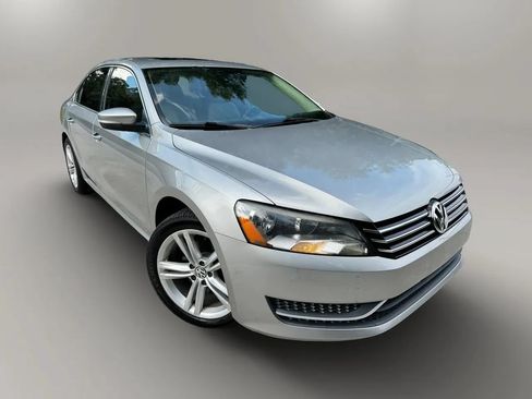 Used 2014 Volkswagen Passat 1.8T SE FWD image 2