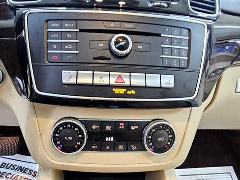 Used 2017 Mercedes-Benz GLE 350 w/ Premium 1 Package image 34