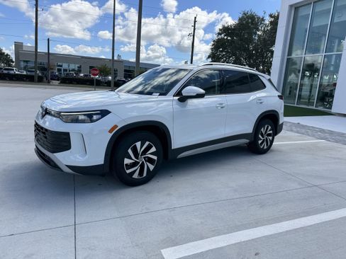 New 2025 Volkswagen Tiguan S image 7