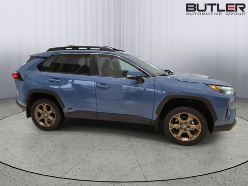 Used 2023 Toyota RAV4 AWD Hybrid image 4