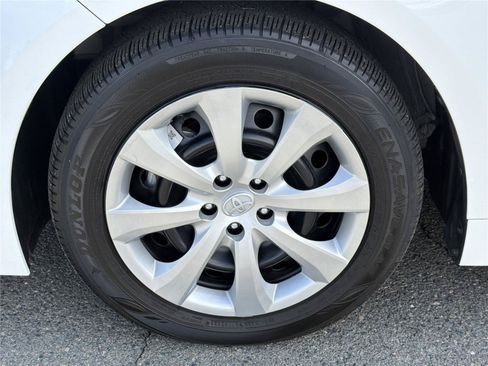 Used 2023 Toyota Corolla LE w/ Carpet Mat Package (TMS) FWD image 33