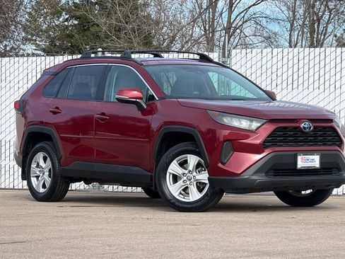 Used 2019 Toyota RAV4 LE image 2