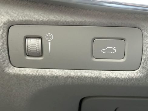 Used 2017 Volvo S90 T5 Momentum w/ Vision Package image 25