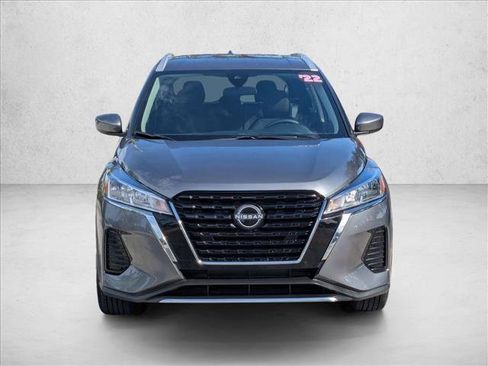 Used 2022 Nissan Kicks SV FWD image 2