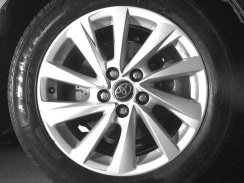 Certified 2021 Toyota Camry LE FWD image 11