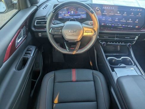 New 2026 Chevrolet Traverse RS w/ LPO, Floor Liner Package FWD image 17
