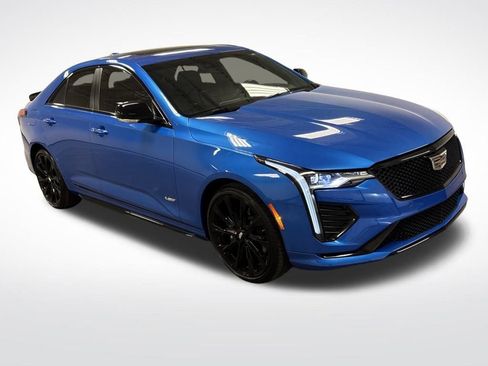 Used 2024 Cadillac CT4 V w/ LPO, ONYX Package image 3