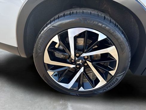 Used 2022 Mitsubishi Outlander ES image 27