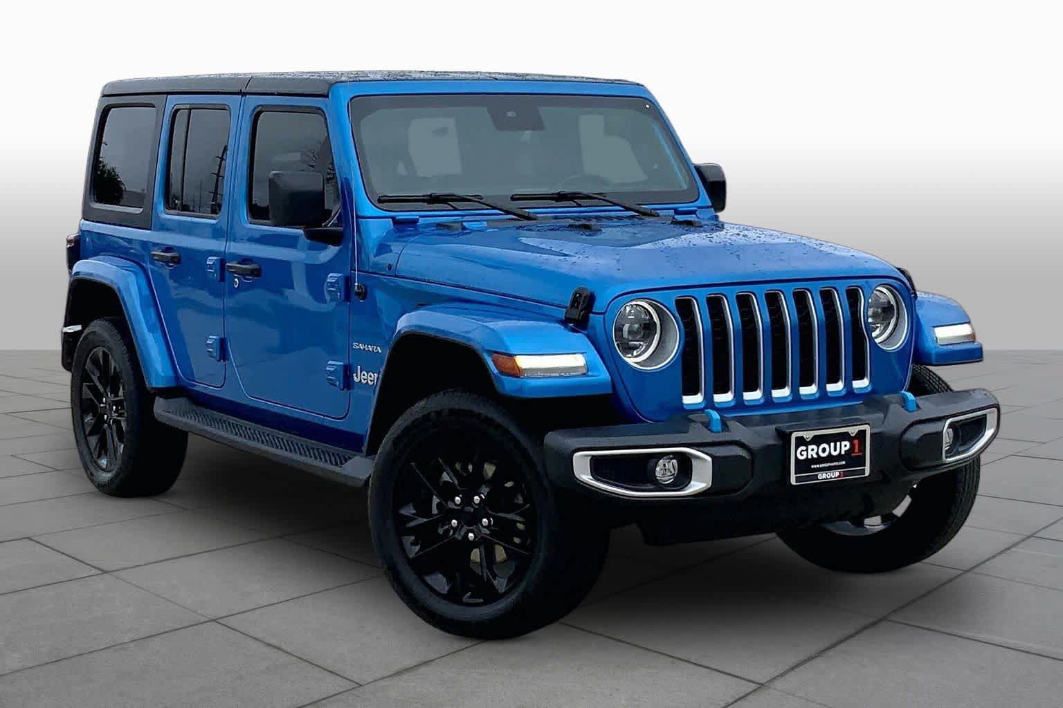 Used 2023 Jeep Wrangler Unlimited Sahara w/ Cold Weather Group AWD/4WD image 3