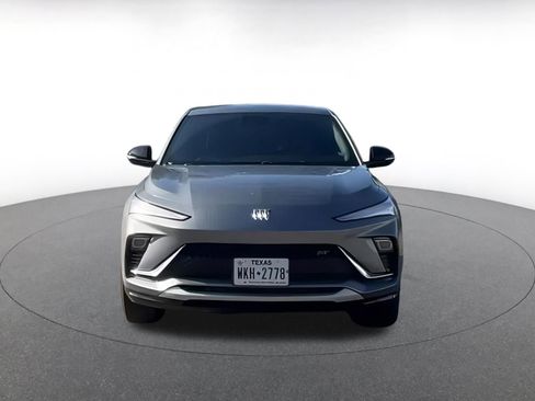 Used 2025 Buick Envista Sport Touring image 3