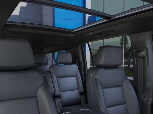 New 2025 Chevrolet Suburban Z71 w/ Z71 Off-Road Package image 25