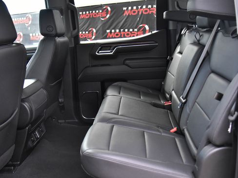 Used 2024 GMC Sierra 1500 SLT image 34