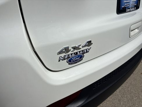 Used 2018 Jeep Compass Limited image 8