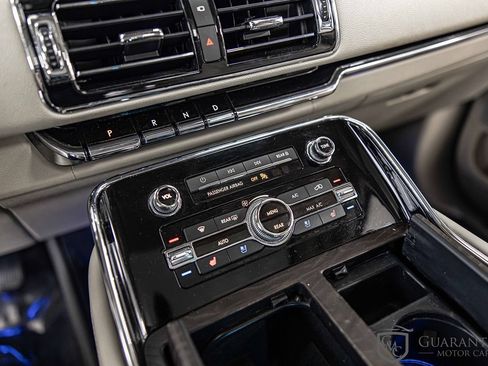 Used 2021 Lincoln Navigator Reserve w/ Luxury Package AWD/4WD image 29