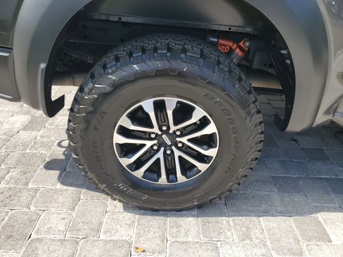 Used 2019 Ford F150 Raptor w/ Equipment Group 802A Luxury image 7