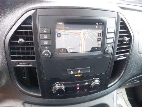 Used 2023 Mercedes-Benz Metris image 14
