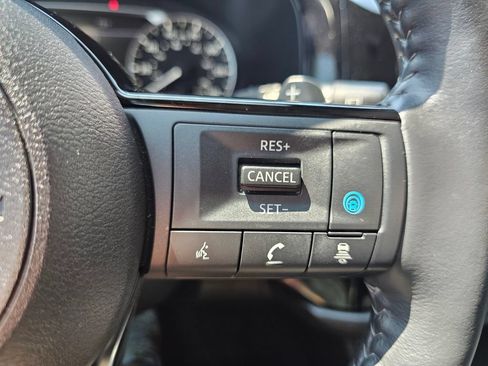 Used 2024 Nissan Pathfinder SL AWD/4WD image 27