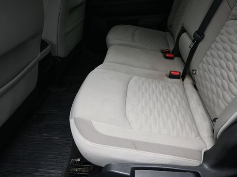 Used 2022 Nissan Pathfinder SV image 16