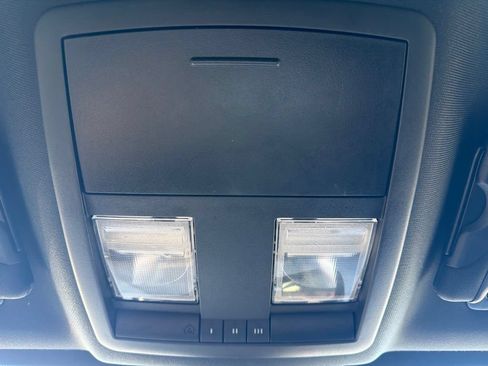 Used 2021 Dodge Challenger SXT w/ Driver Convenience Group RWD image 42