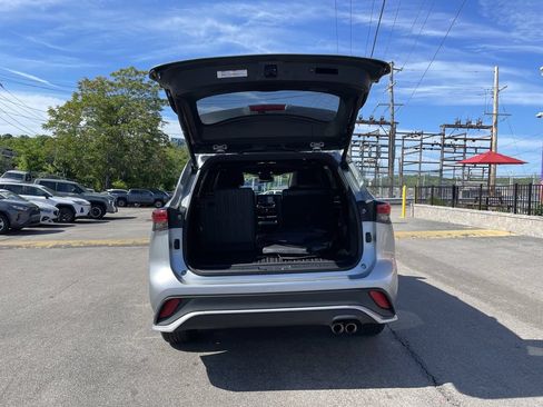 Used 2022 Toyota Highlander XSE AWD/4WD image 13