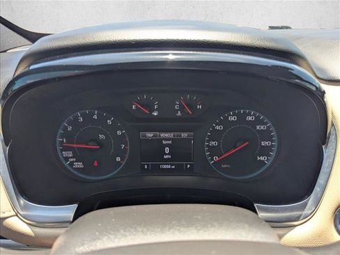 Used 2022 Chevrolet Traverse LS FWD image 11