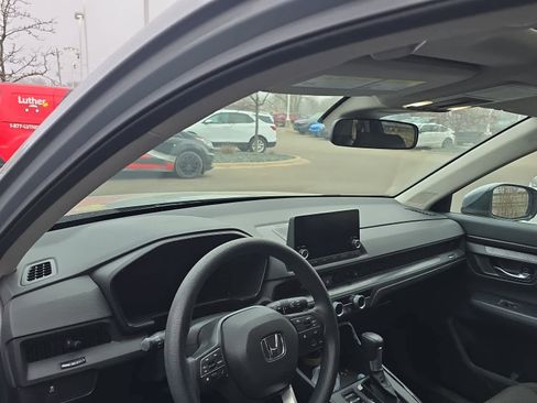 Used 2024 Honda CR-V EX image 6