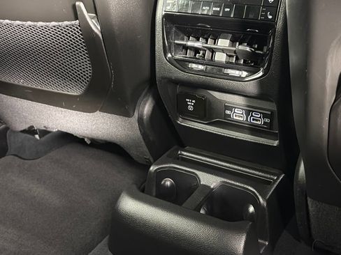Used 2023 Jeep Grand Cherokee L Limited image 29