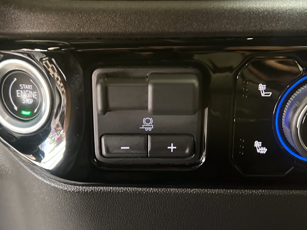 Used 2024 Chevrolet Silverado 1500 RST AWD/4WD image 35