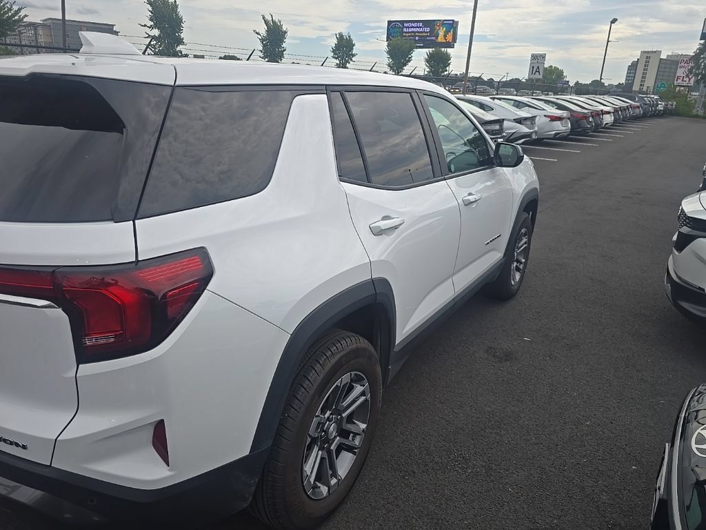 Used 2025 GMC Terrain Elevation AWD/4WD image 3