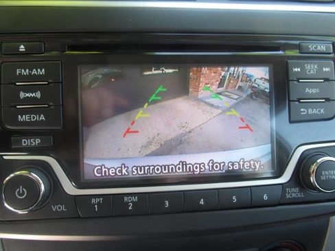 Used 2015 Nissan Sentra SV FWD image 20