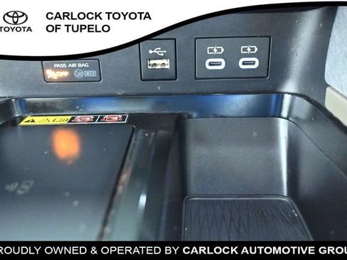 Used 2025 Toyota Camry LE FWD image 31