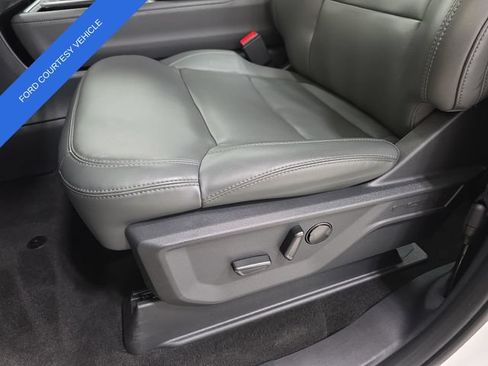 Used 2026 Ford Expedition Active AWD/4WD image 29