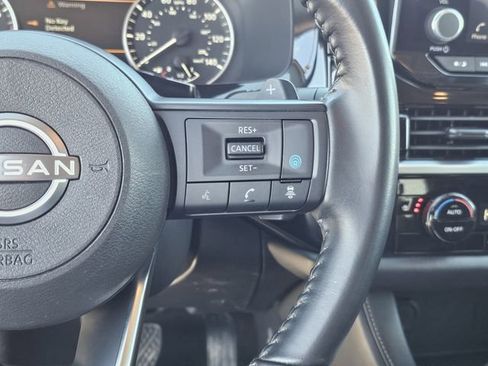 Used 2024 Nissan Pathfinder SV image 26