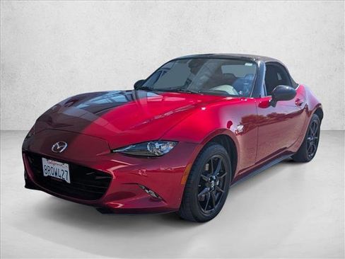 Used 2020 MAZDA MX-5 Miata Sport image 4