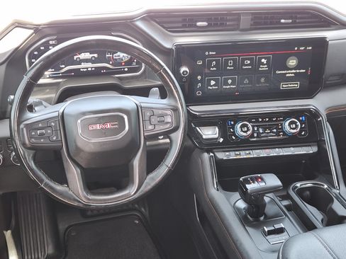 Used 2024 GMC Sierra 1500 AT4 w/ Technology Package AWD/4WD image 28