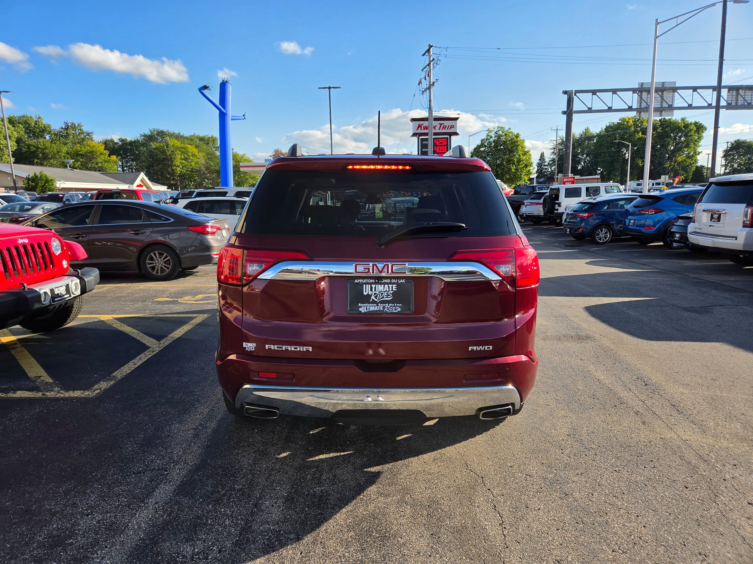 Used 2017 GMC Acadia Denali w/ Technology Package AWD/4WD image 12