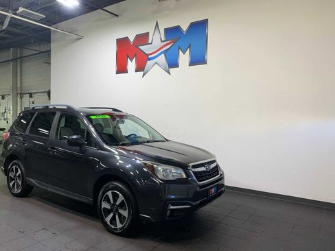 Used 2017 Subaru Forester 2.5i Premium w/ Popular Package #2A image 2