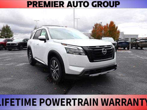 New 2025 Nissan Pathfinder Platinum image 1