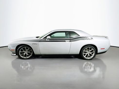 Used 2022 Dodge Challenger GT image 4