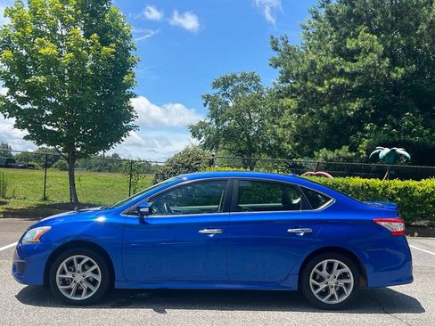 Used 2015 Nissan Sentra SR FWD image 2