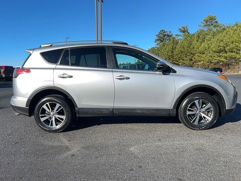 Used 2017 Toyota RAV4 XLE image 4