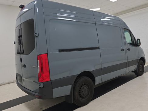 Used 2024 Mercedes-Benz Sprinter 2500 image 3