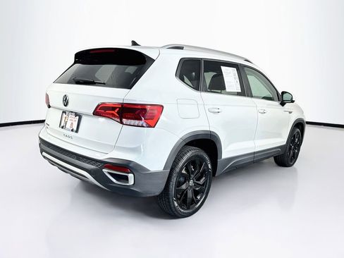Used 2024 Volkswagen Taos SE FWD image 10