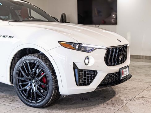 Used 2021 Maserati Levante GranSport image 3