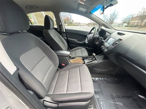 Used 2018 Kia Forte LX w/ LX Popular Package image 21