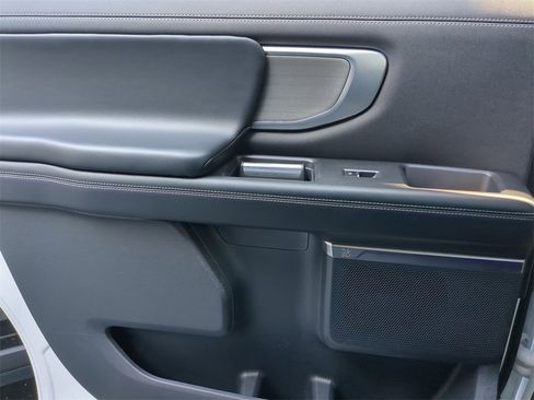 Used 2025 Ford Expedition Max Platinum image 27