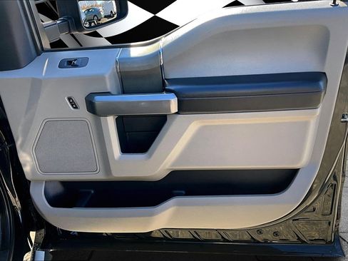 Used 2022 Ford F350 XLT w/ XLT Premium Package image 14